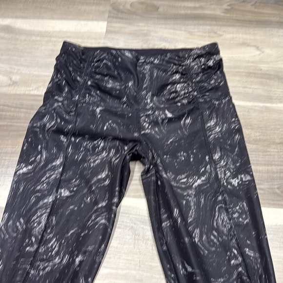 Lululemon Black Patterned Leggings size 4 - Picture 5 of 11